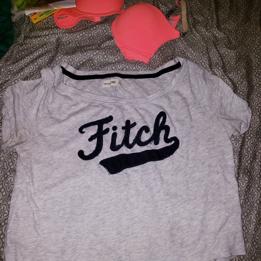 A&F cropped shirt